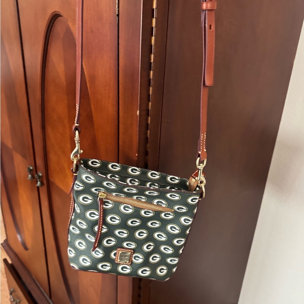 Dooney & Bourke Green Bay Packers Crossbody Bag - Picture 7 of 7